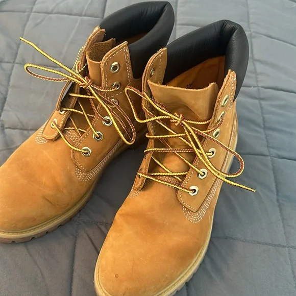 Women’s Timberland boots.   Like new - Picture 7 of 7
